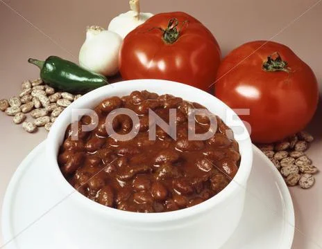 Chili con carne and ingredients Stock Photos