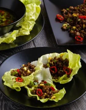 Chilli beef lettuce wraps Stock Photos