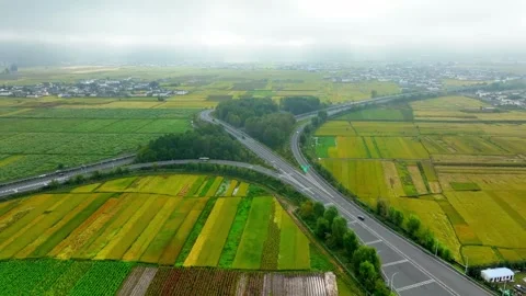 China Expressway Bridge Valley Drone 4K Stockbeeldmateriaal 337231849