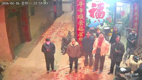 China: Firecracker veers toward group during fireworks display in Shandon... Stock-Footage 331425007