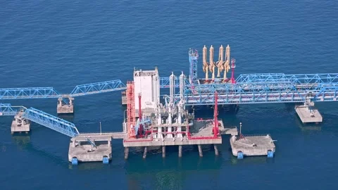 China tanker ship vessel loading unloading oil terminal refinery, Stock Footage 324880834