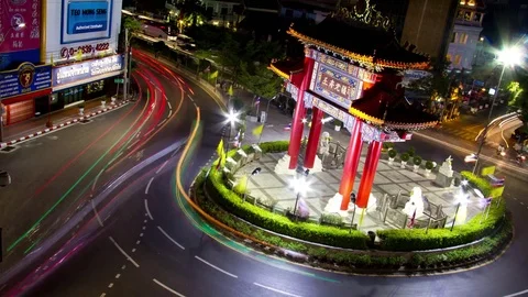 Chinatown Gate Bangkok time lapse of cars and Chinese architecture in Bangkok 4k Stock Footage 80375452