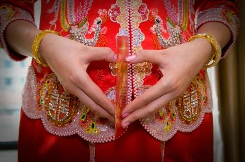 Chinese bride at wedding Stockfoto's