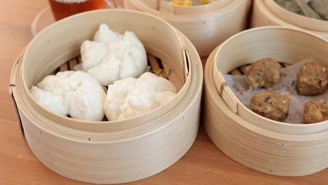 Chinese dim sum in restaurant Video stock 76998672