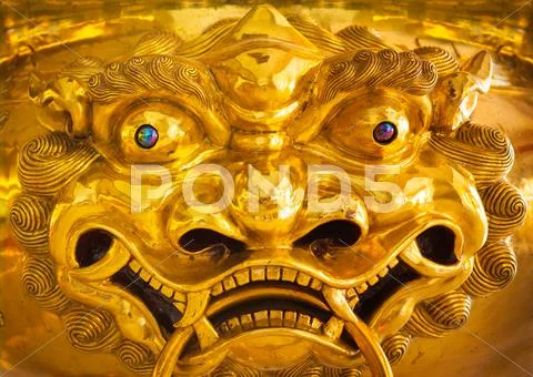 Chinese dragon golden statue close up Stock Photos