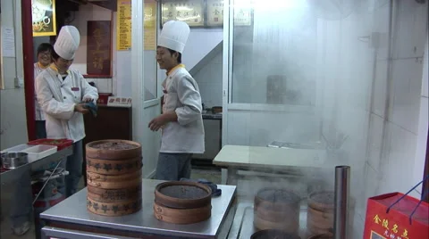 Chinese dumpling chefs, Shanghai kitchen Video stock 57399260