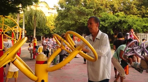 Chinese elderly people in the exercise Stock Footage 42634075