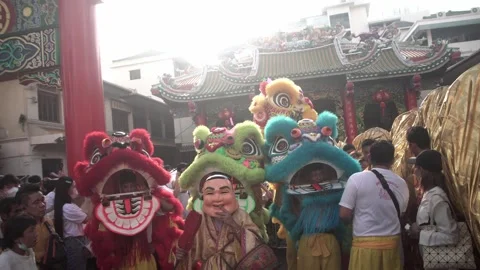 Chinese lions performing Stock-Footage 254843893