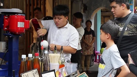 Chinese local traders in Ipoh. Stock Footage 88618512