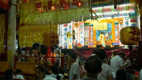 Chinese opera performing during vegetarian festival in Bangkok Video stock 107900455