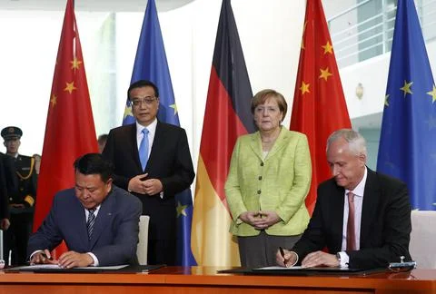 Chinese Premier Minister Li Keqiang visits Berlin, Germany - 01 Jun 2017 Stock Photos