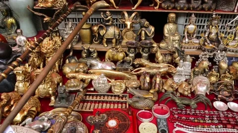 Chinese sculptures objects of decorative art at a Flea Market in Beijing 스톡 동영상 57802364