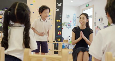 Chinese teacher teaching a class in classroom,4K Stock Footage 146858191
