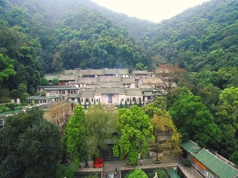 Chinese temple complex in tropical park aerial view 스톡 동영상 71596439