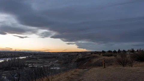 Chinook arch clouds at sunset Stock Footage 82706376