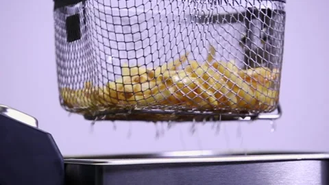 Chipping potatoes Shake 1 스톡 동영상 280121371