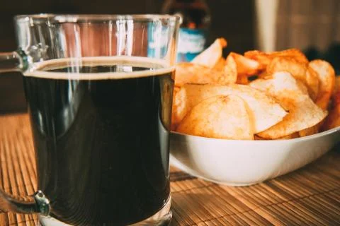 Chips and beer Foto stock