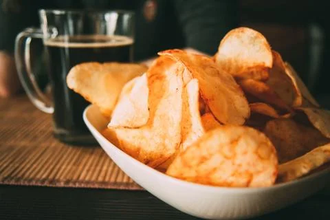 Chips and beer Foto stock