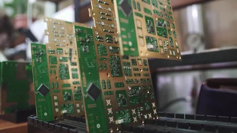 Chips in the laboratory for the production of computers Vídeos de archivo 77239752