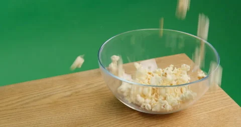 Chips pouring into a plate Video stock 154107900