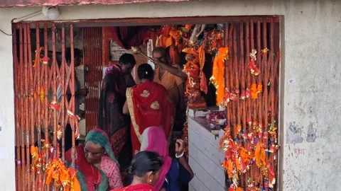 Chitrakoot, Uttar Pradesh - 2024, July 24: Pilgrims Praying at Hanuman Dhara  Stock Footage 281495553