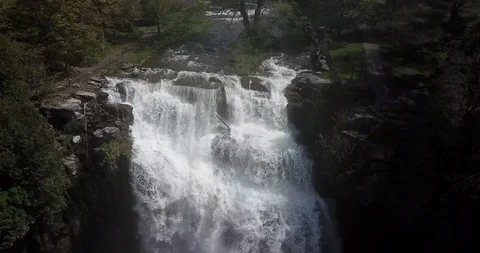 Chittenango Falls State Park Backwards Pan and Tilt Down Stock-Footage 109075154