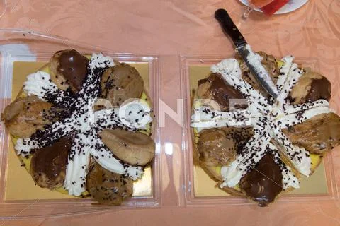 Chocolate and cofee cake with cream Stock Photos