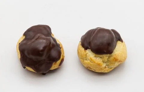 Chocolate bign, bign al cioccolato. Traditional Italian pastry dessert Stock-Fotos