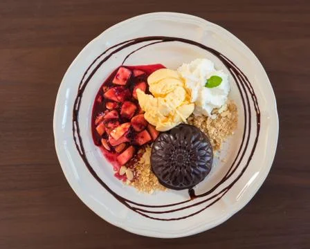 Chocolate cake with fruit 库存照片
