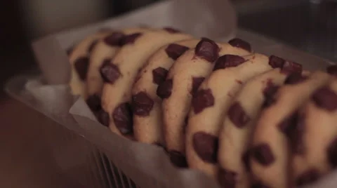 Chocolate chip cookie isolated in packaging Vidéo 57359694