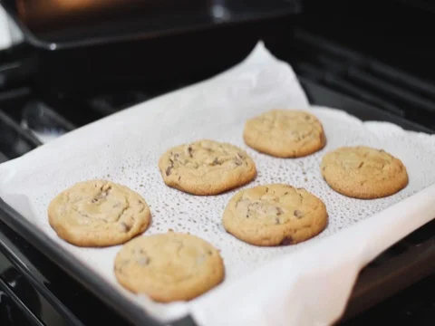 Chocolate chip cookies Stock-Footage 80739926