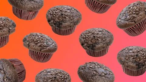 Chocolate chip muffins floating on gradient background Stockfoto's