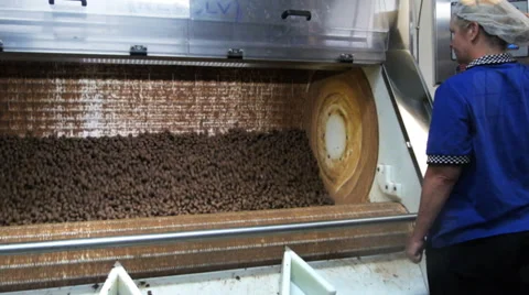 Chocolate coating machine Video stock 32677775