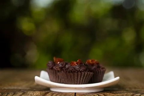 Chocolate with dried tomatoes. Stock-Fotos