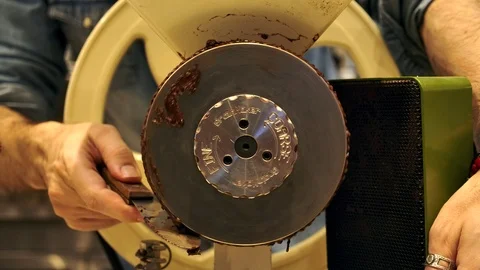 Chocolate machine grinding cocoa beans, chocolate-making process 動画素材 125263717