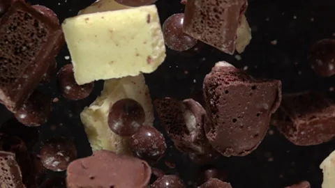 Chocolate pieces explosion. Slow Motion 1000fps Vídeo Stock 152662762