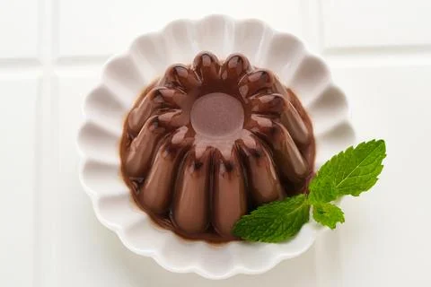 Chocolate pudding with mint leaf Stock-Fotos