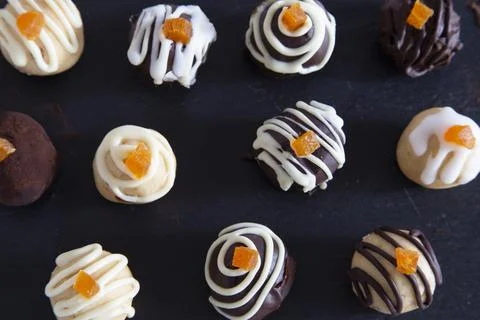 Chocolate truffles Фото