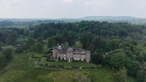 Cholmondeley Castle reverse dronie Stock Footage 335030733
