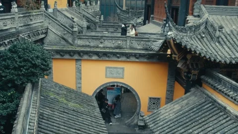 Chongqing Luohan Temple High Angle View of Orange Yellow Wall Moon Gate with Vídeo Stock 336276144