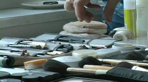 Choosing Make-up 스톡 동영상 372646