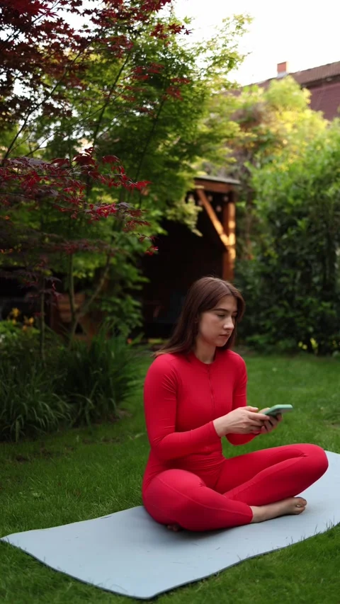 Choosing meditation over screen time Stock-Footage 336780758