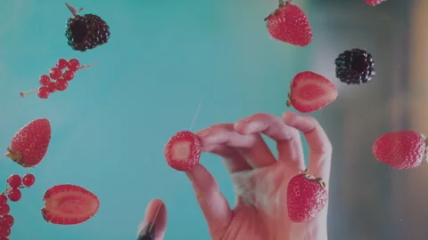 Chop strawberries Stock Footage 138550641