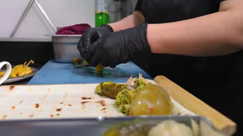 Chopped pickled vegetables in set on pita bread. Vídeo Stock 267298542