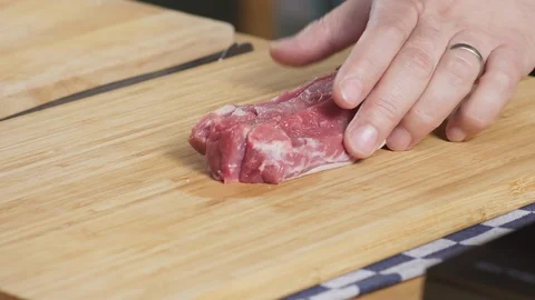Chopping Fresh Raw Meat Preparing For Healthy Cooking On A Wooden Board Vídeos de archivo 118573415