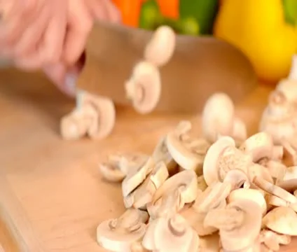 Chopping mushrooms 스톡 동영상 12425091