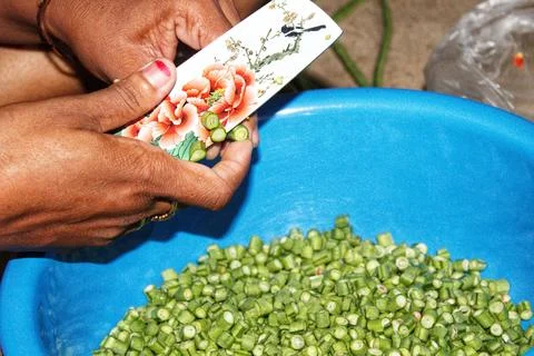 Chopping nuts Фото