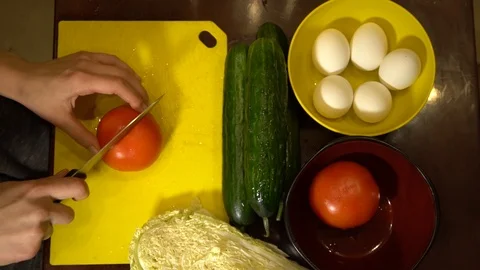 Chopping Tomatoes, Close-Up Video stock 102399410