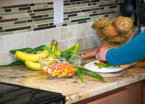 Chopping Vegetables Stock-Fotos