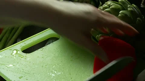 Chopping veggies 動画素材 10588399